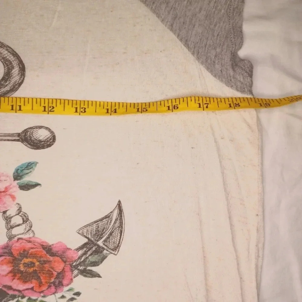 Threads studio T-shirt - Picture 9 of 11
